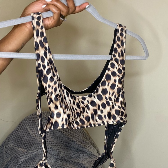 Cheetah print swimsuit - Picture 3 of 3